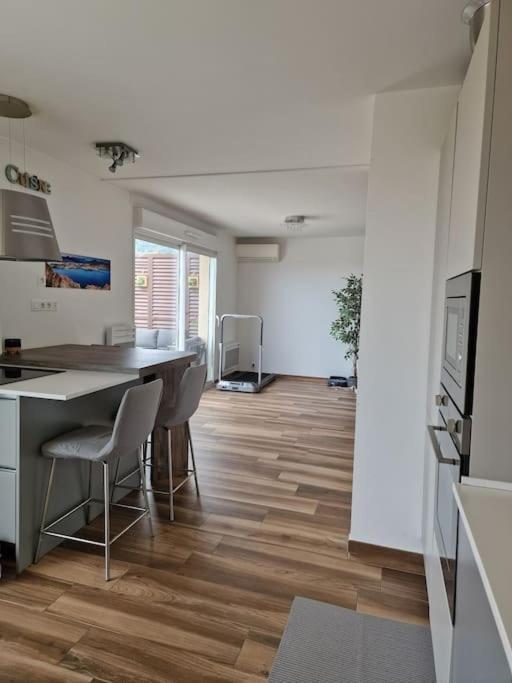 Appartement Isula Piana Avec Vue Panoramique Mer Et Montagnes, 40M De Terrasse LʼÎle-Rousse Exterior foto